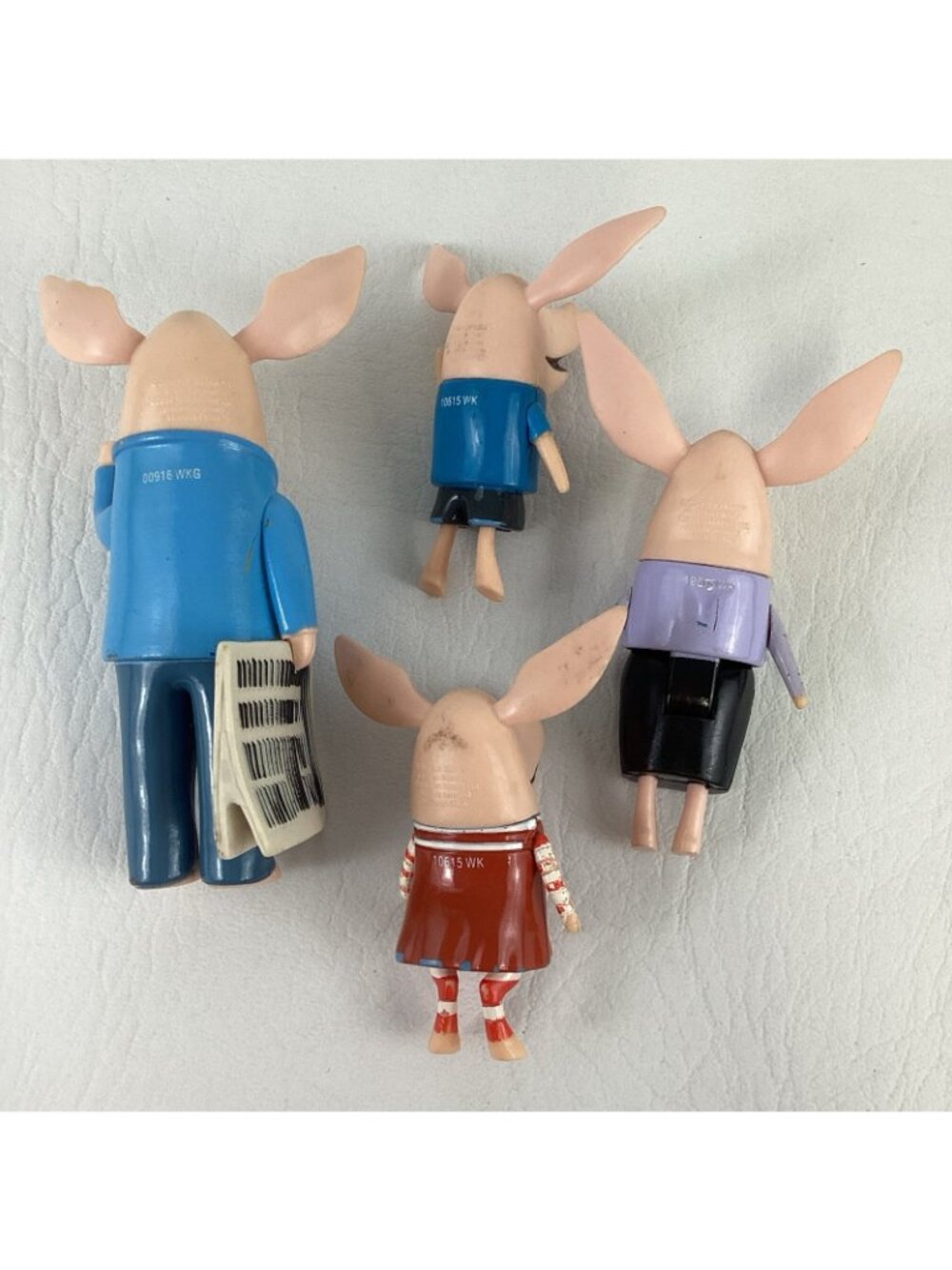 Olivia The Pig Family PVC Figure Bundle Lot Dad Newspaper Ian 2010 Spin Master - Picture 7 of 7